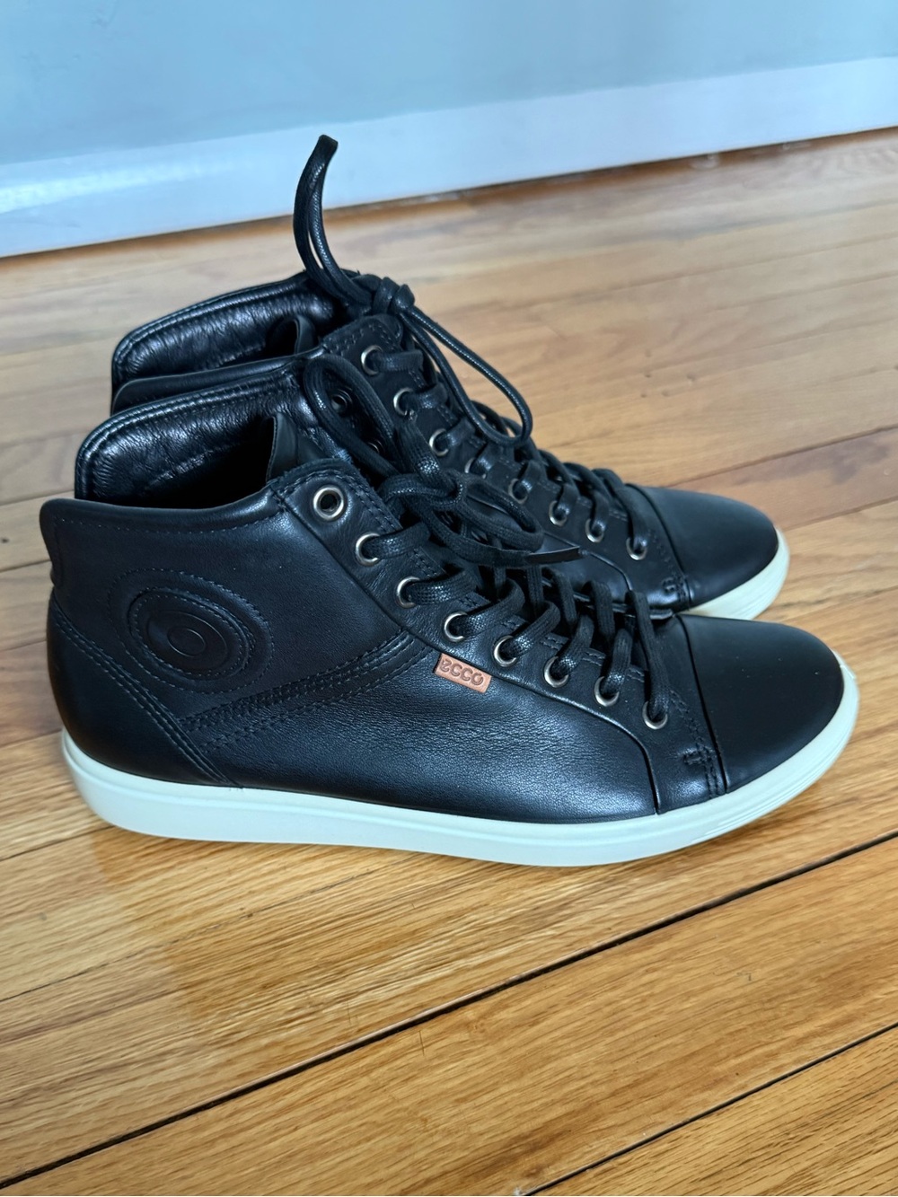 Ecco Men's Black Leather High-Top Sneakers with White Sole